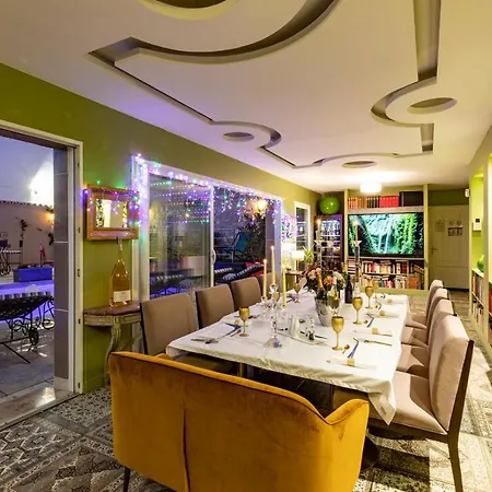 Maison Toscane In A Remarkable Village - Heated Pool, Jacuzzi, Billiard & Ensuite Luxury Bedrooms מלון
