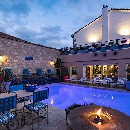 מלון Maison Toscane In A Remarkable Village - Heated Pool, Jacuzzi, Billiard & Ensuite Luxury Bedrooms Terraube