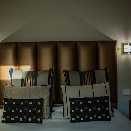 Maison Toscane In A Remarkable Village - Heated Pool, Jacuzzi, Billiard & Ensuite Luxury Bedrooms מלון