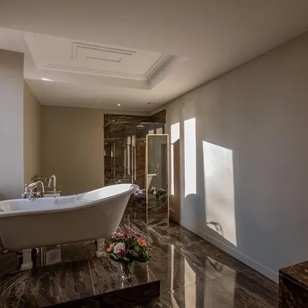 Maison Toscane In A Remarkable Village - Heated Pool, Jacuzzi, Billiard & Ensuite Luxury Bedrooms מלון Terraube