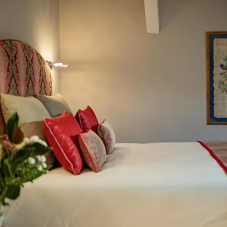 מלון Maison Toscane In A Remarkable Village - Heated Pool, Jacuzzi, Billiard & Ensuite Luxury Bedrooms 4*