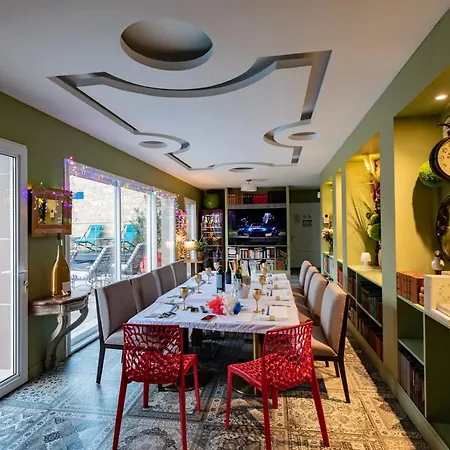 מלון Maison Toscane In A Remarkable Village - Heated Pool, Jacuzzi, Billiard & Ensuite Luxury Bedrooms Terraube