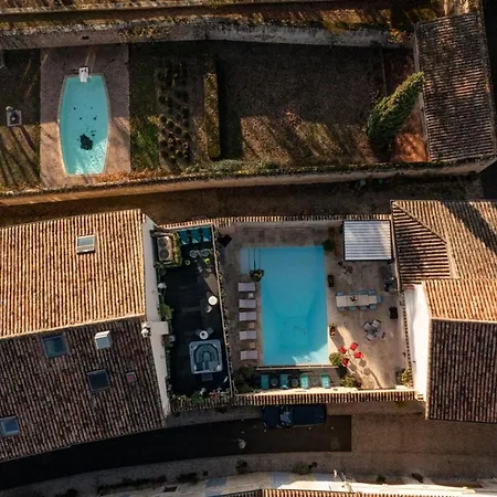 Maison Toscane In A Remarkable Village - Heated Pool, Jacuzzi, Billiard & Ensuite Luxury Bedrooms מלון 4*