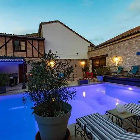 Maison Toscane In A Remarkable Village - Heated Pool, Jacuzzi, Billiard & Ensuite Luxury Bedrooms 4*