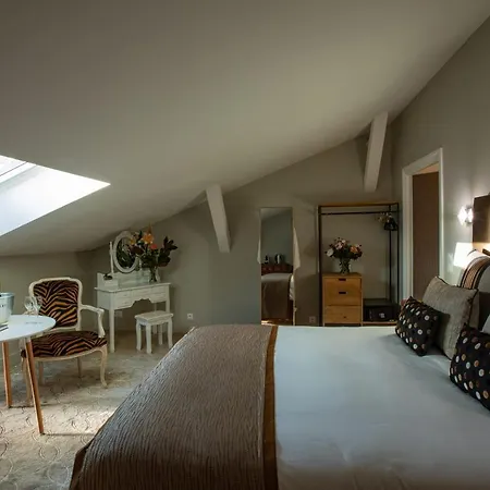 מלון Maison Toscane In A Remarkable Village - Heated Pool, Jacuzzi, Billiard & Ensuite Luxury Bedrooms