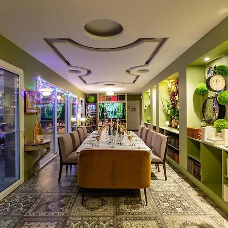 Maison Toscane In A Remarkable Village - Heated Pool, Jacuzzi, Billiard & Ensuite Luxury Bedrooms