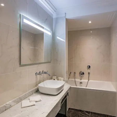 Maison Toscane In A Remarkable Village - Heated Pool, Jacuzzi, Billiard & Ensuite Luxury Bedrooms Hotel