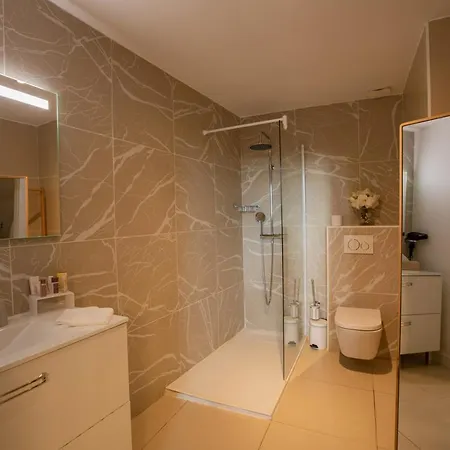 Hotel Maison Toscane In A Remarkable Village - Heated Pool, Jacuzzi, Billiard & Ensuite Luxury Bedrooms 4*
