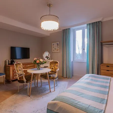 Hotel Maison Toscane In A Remarkable Village - Heated Pool, Jacuzzi, Billiard & Ensuite Luxury Bedrooms 4*